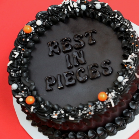 Vintage Noir Cake