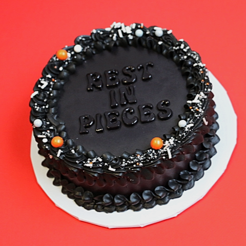Vintage Noir Cake